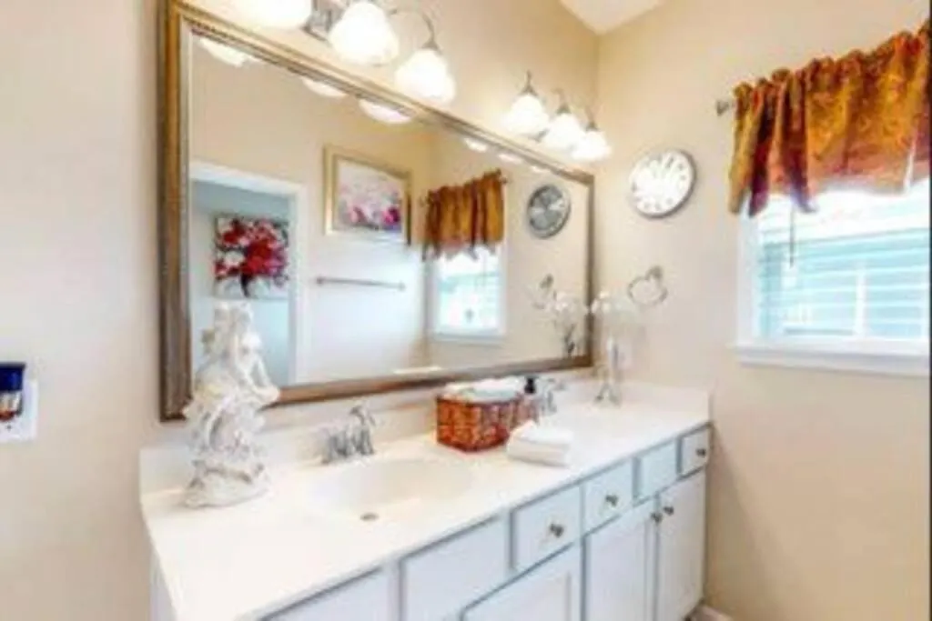 The Lucky Charm Villa Savannah
